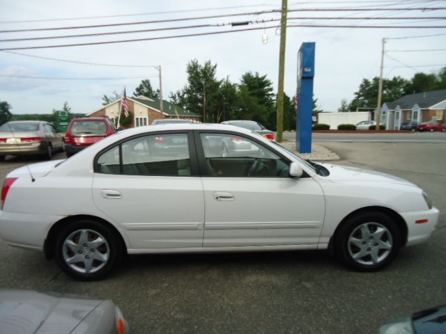 Hyundai Elantra 2004 photo 2