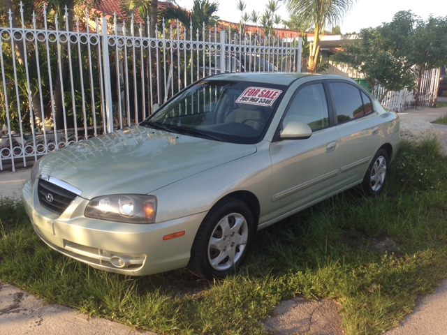 Hyundai Elantra 2004 photo 2