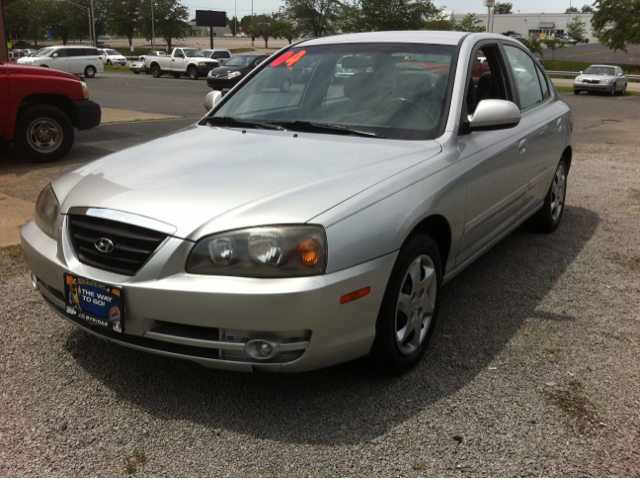 Hyundai Elantra 2004 photo 2