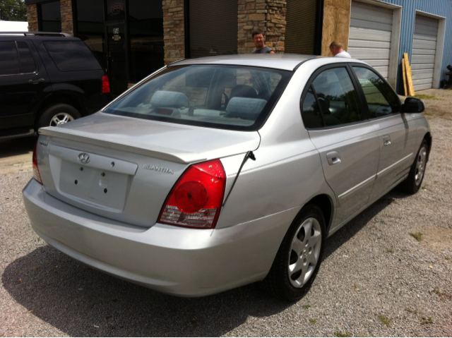 Hyundai Elantra 2004 photo 4