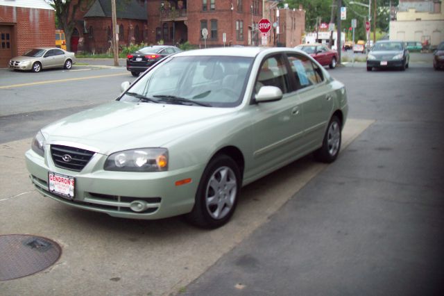 Hyundai Elantra 2004 photo 3