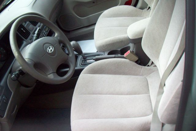 Hyundai Elantra 2004 photo 4