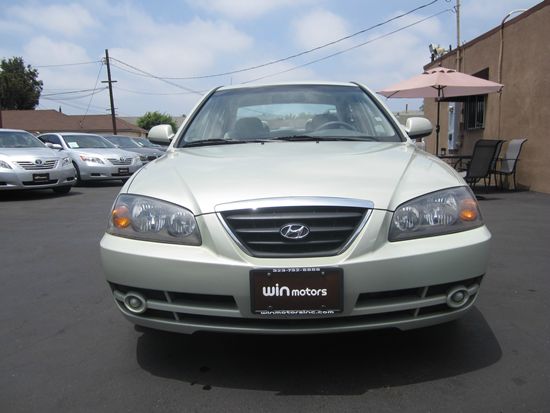 Hyundai Elantra 2004 photo 2