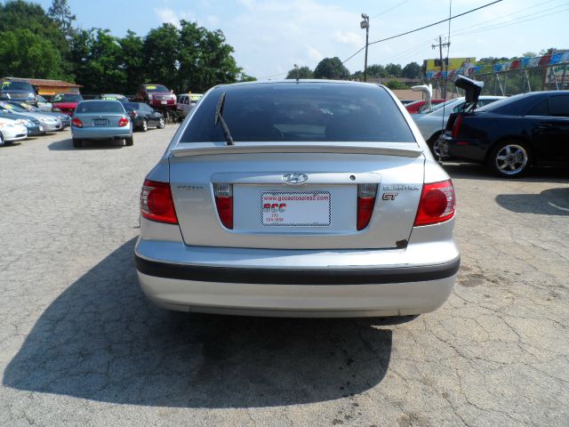 Hyundai Elantra 2004 photo 4