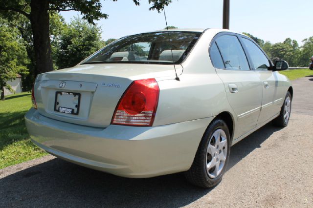 Hyundai Elantra 2004 photo 1