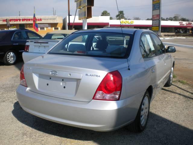 Hyundai Elantra 2004 photo 1