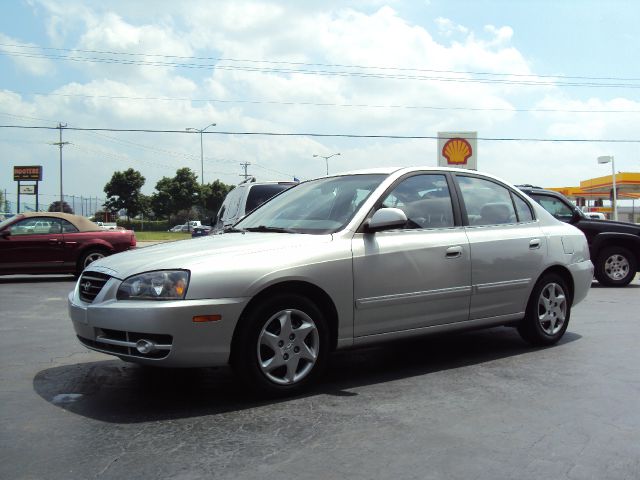 Hyundai Elantra 2004 photo 3