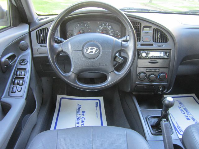 Hyundai Elantra 2004 photo 3