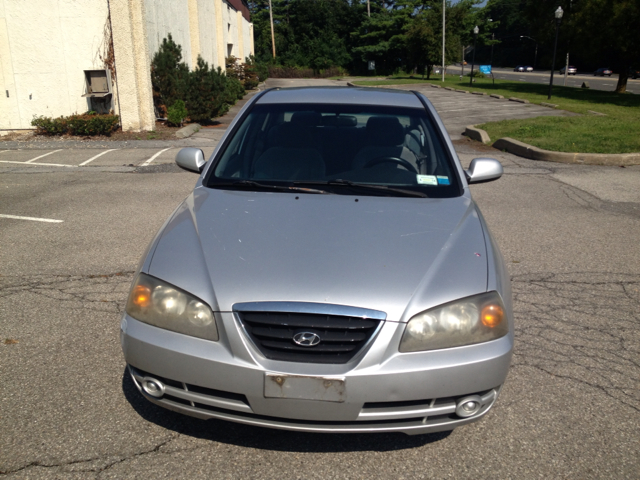 Hyundai Elantra 2004 photo 1