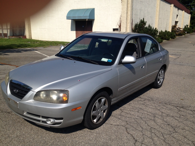 Hyundai Elantra 2004 photo 2