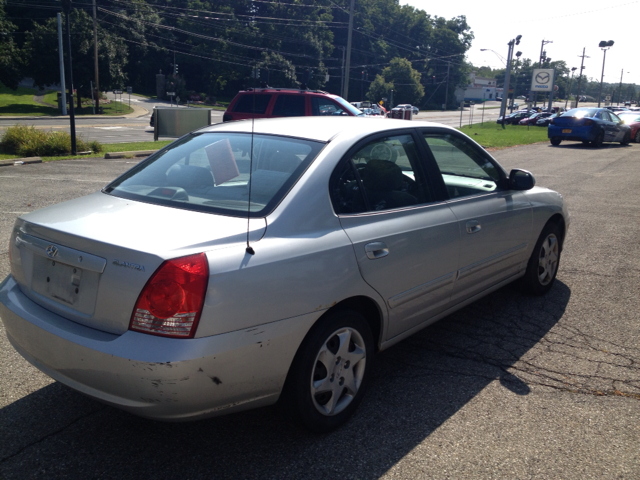 Hyundai Elantra 2004 photo 4