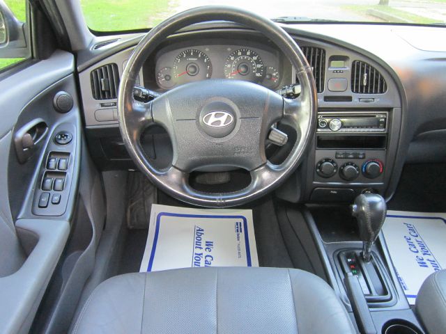 Hyundai Elantra 2004 photo 3