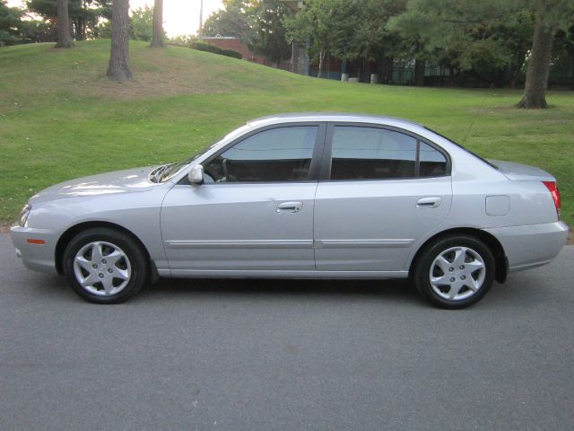 Hyundai Elantra 2004 photo 3