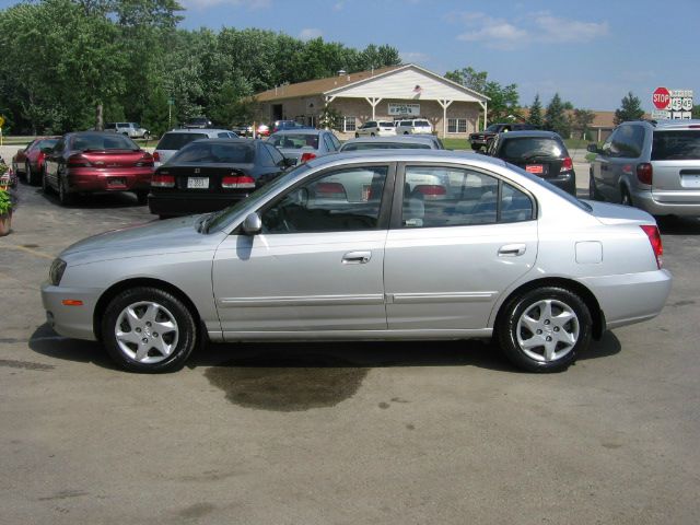 Hyundai Elantra 2004 photo 1