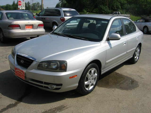 Hyundai Elantra 2004 photo 2