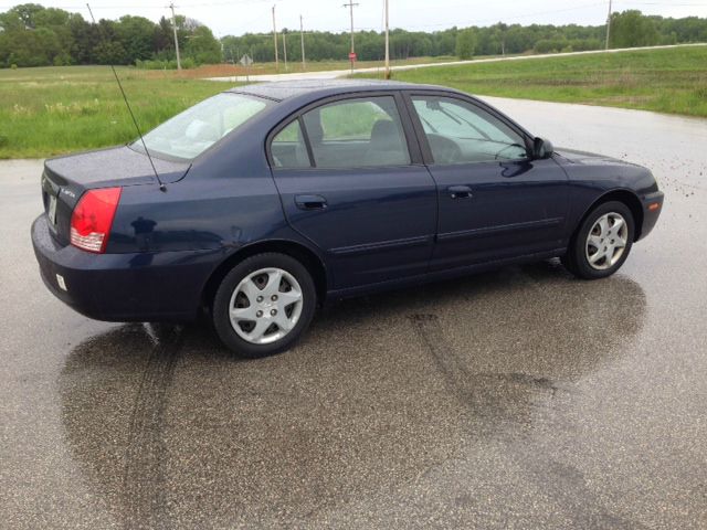 Hyundai Elantra 2004 photo 1