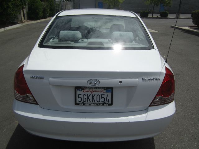 Hyundai Elantra 2004 photo 2