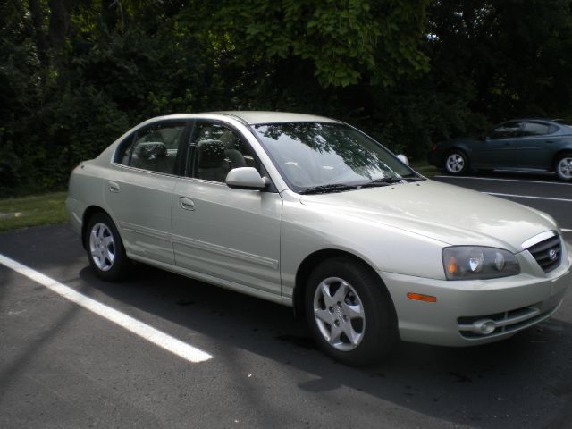 Hyundai Elantra 2004 photo 2