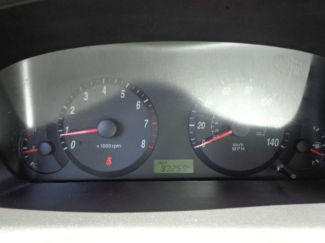 Hyundai Elantra 2004 photo 3