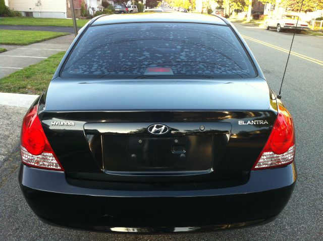 Hyundai Elantra 2004 photo 1