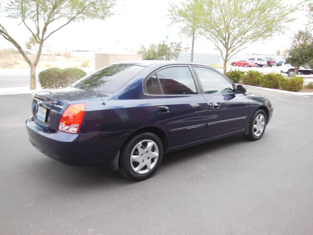 Hyundai Elantra 2004 photo 2