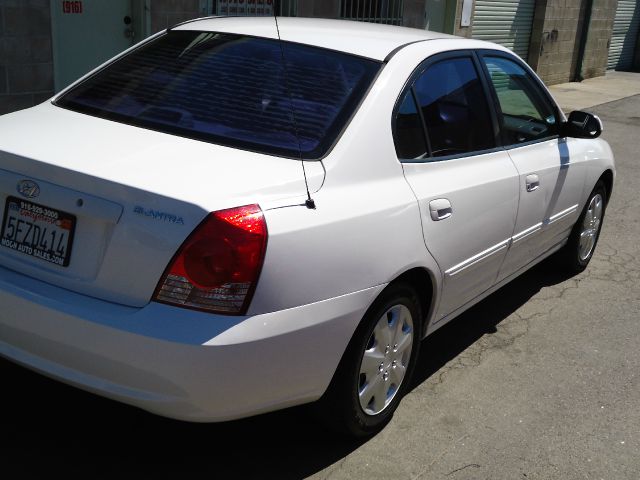 Hyundai Elantra 2004 photo 2