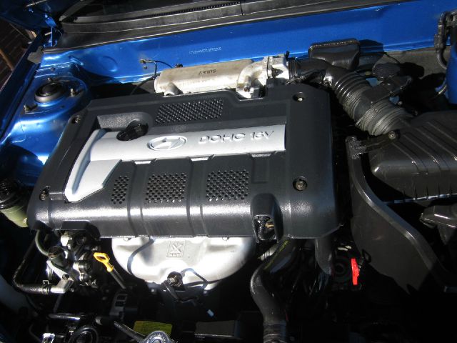 Hyundai Elantra 2004 photo 4