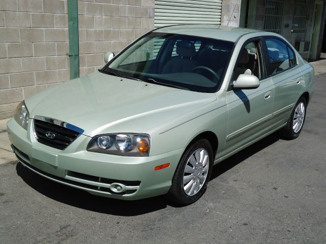 Hyundai Elantra 2004 photo 2