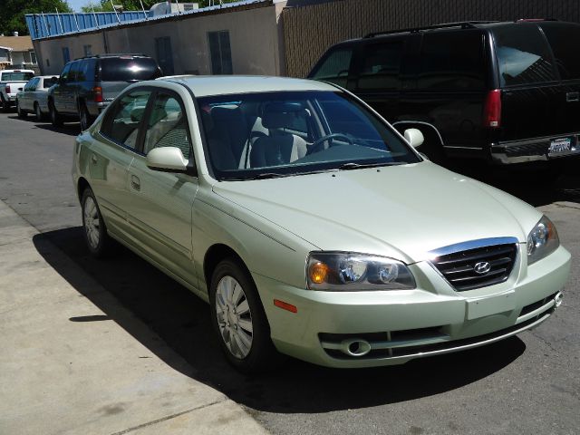 Hyundai Elantra 2004 photo 3