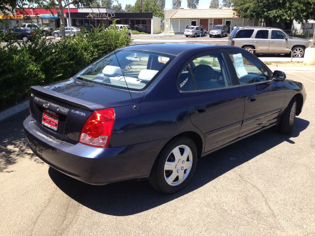 Hyundai Elantra 2004 photo 2