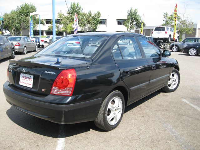 Hyundai Elantra 2005 photo 2