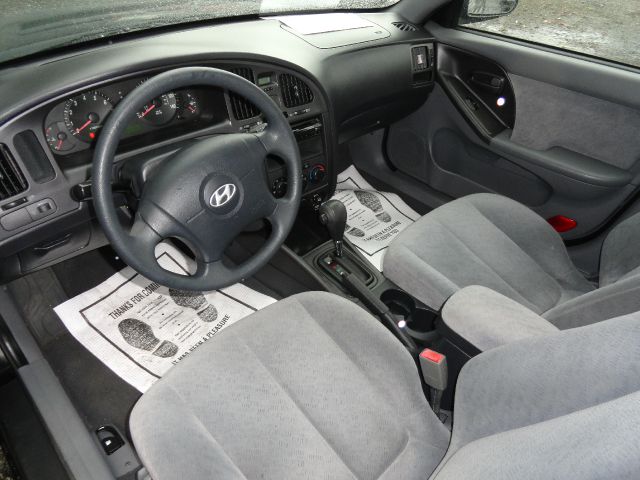 Hyundai Elantra 2005 photo 2