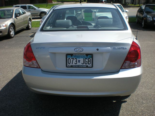 Hyundai Elantra 2005 photo 3