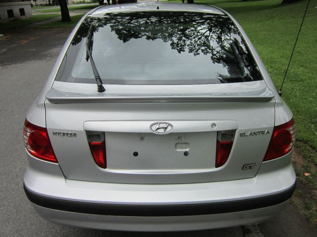 Hyundai Elantra 2005 photo 13