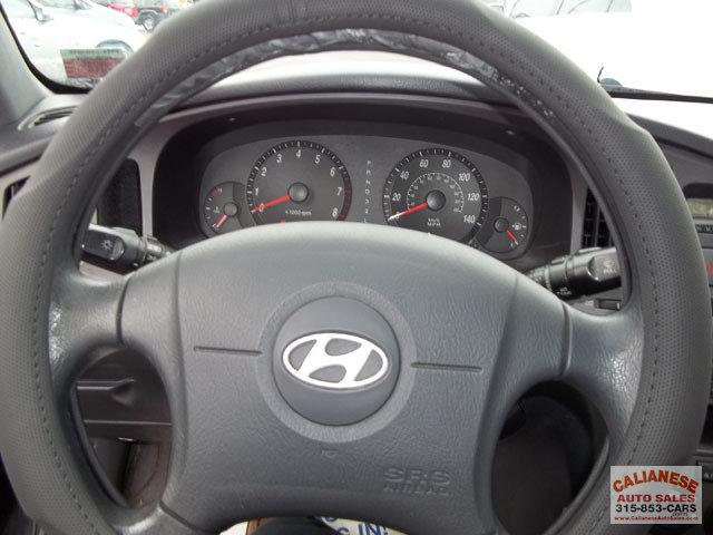 Hyundai Elantra 2005 photo 2