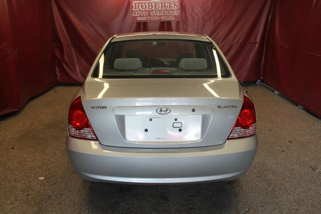 Hyundai Elantra 2005 photo 3