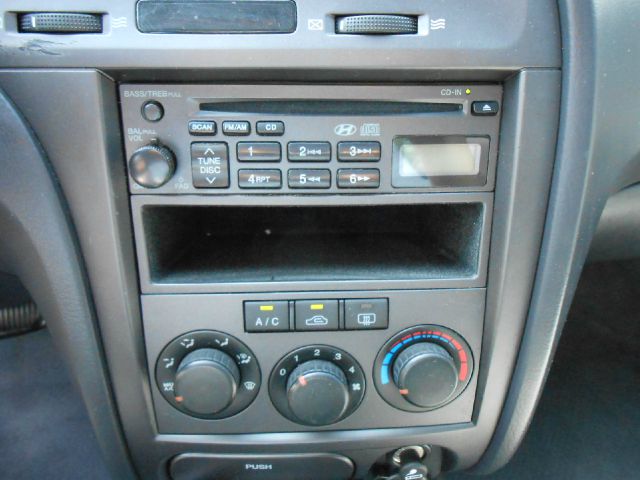 Hyundai Elantra 2005 photo 4