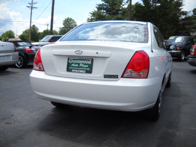 Hyundai Elantra 2005 photo 11