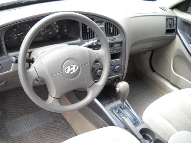 Hyundai Elantra 2005 photo 17