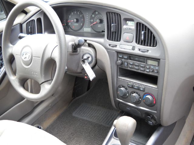 Hyundai Elantra 2005 photo 2