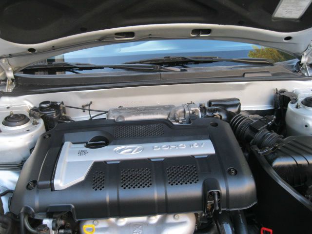 Hyundai Elantra 2005 photo 12