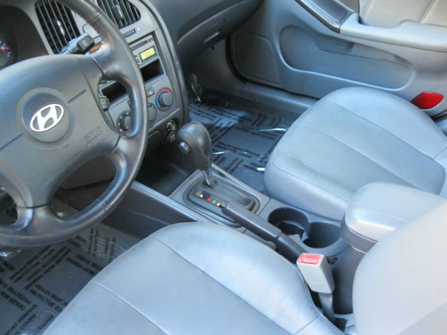 Hyundai Elantra 2005 photo 22