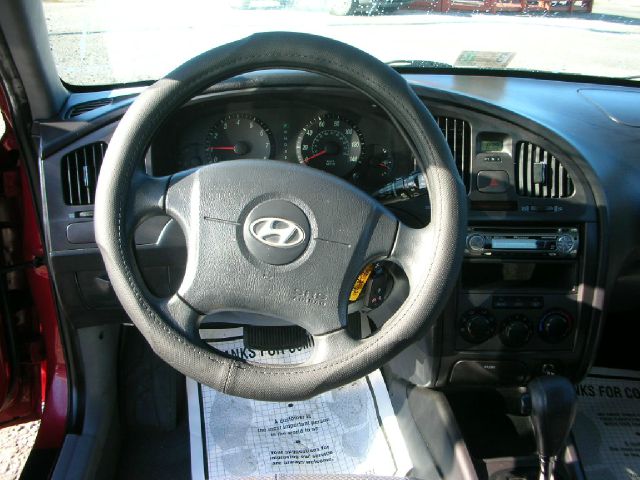 Hyundai Elantra 2005 photo 6