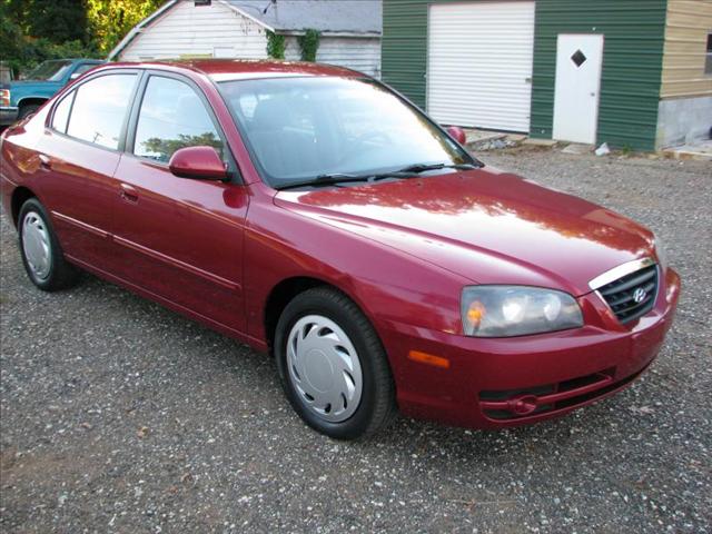 Hyundai Elantra 112028 Sedan