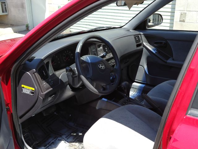 Hyundai Elantra 2005 photo 22