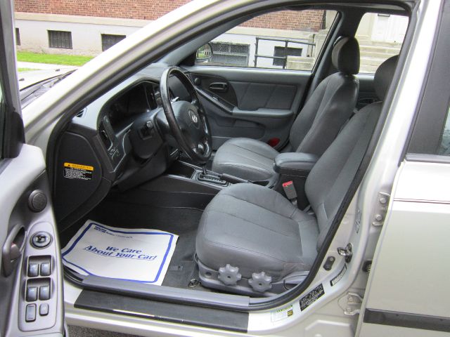 Hyundai Elantra 2005 photo 12