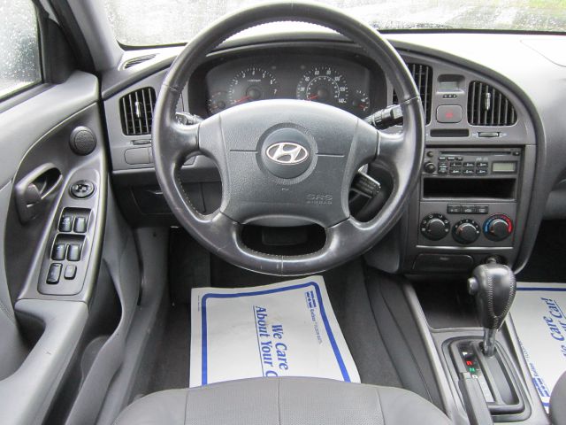 Hyundai Elantra 2005 photo 2