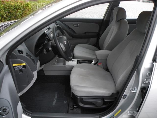 Hyundai Elantra 2009 photo 3