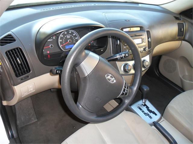 Hyundai Elantra 2010 photo 4