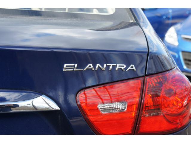 Hyundai Elantra 2010 photo 2